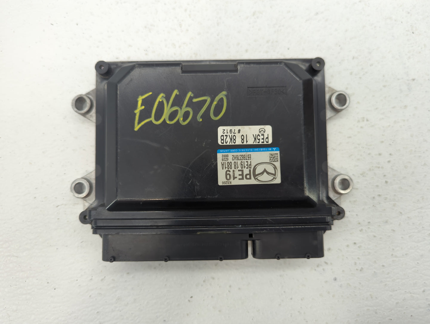 2014-2016 Mazda 3 PCM Engine Control Computer ECU ECM PCU OEM P/N:PEAB 18 881A PEDH 18 881 Fits Fits 2014 2015 2016 OEM Used