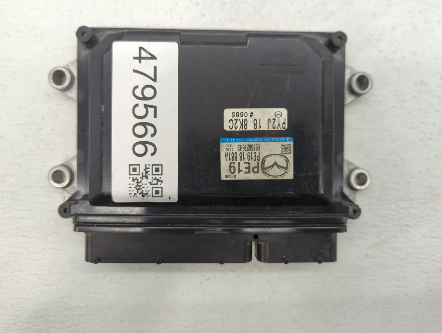 2014-2016 Mazda 3 PCM Engine Control Computer ECU ECM PCU OEM P/N:PEAB 18 881A PEDH 18 881 Fits Fits 2014 2015 2016 OEM Used