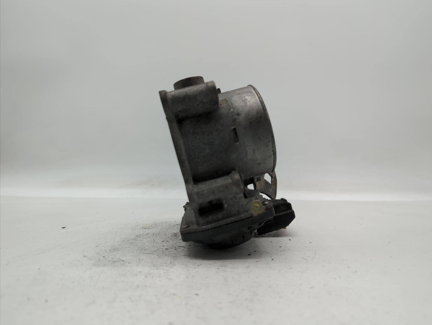 2014 Mazda 6 Throttle Body P/N:PY01 13 640 A Fits OEM Used Auto Parts - Oemusedautoparts1.com