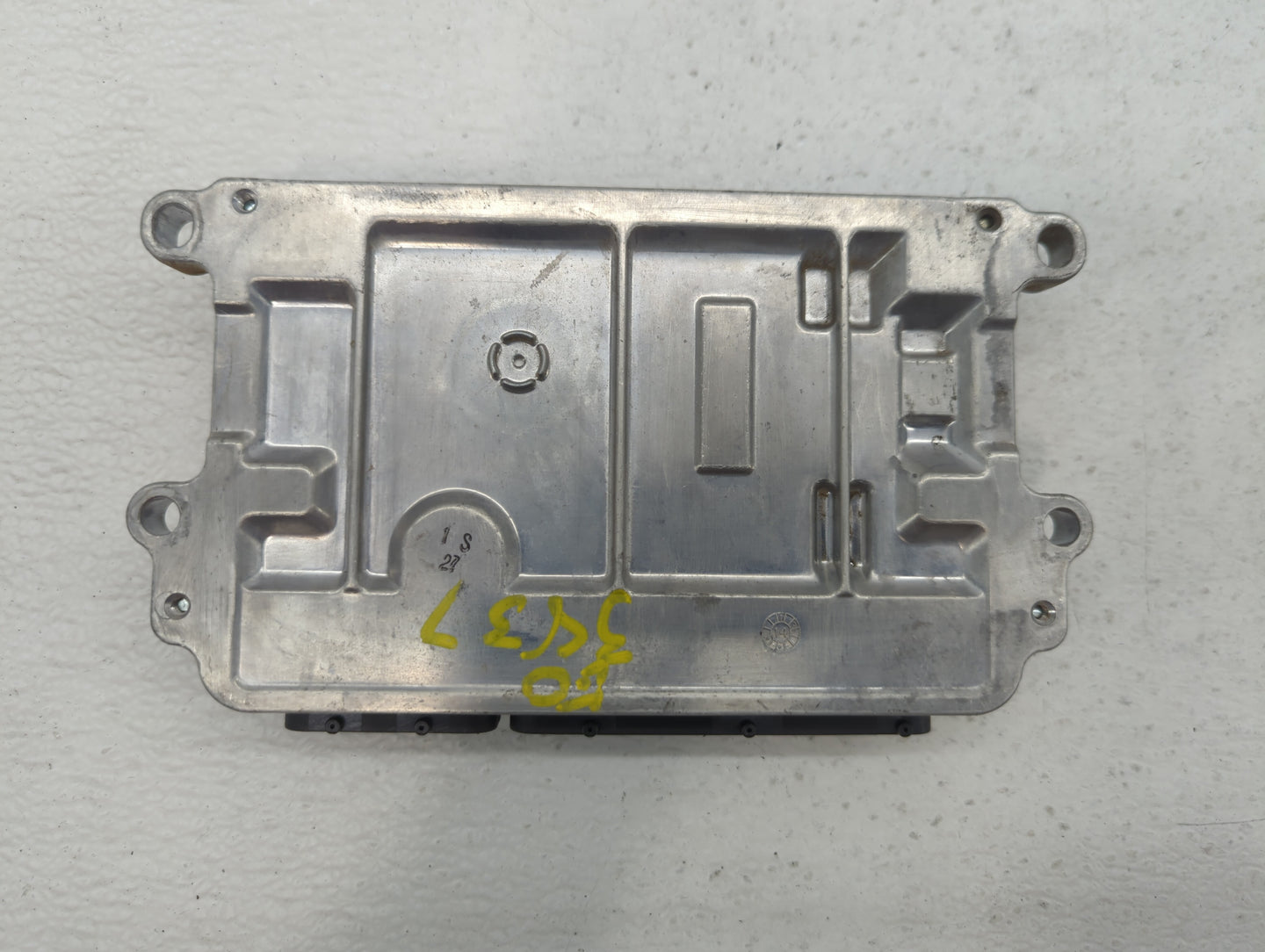 2014-2016 Mazda 6 PCM Engine Control Computer ECU ECM PCU OEM P/N:PY1J 18 881E PY9T 18 881A, PY9W 18 881 Fits Fits 2014 2015