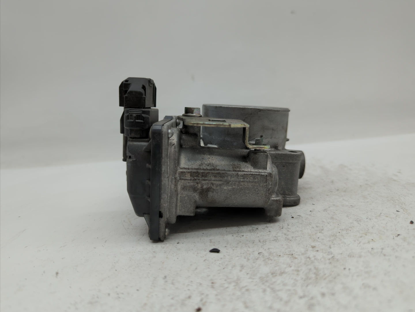 2014 Mazda Cx-5 Throttle Body P/N:PY01 13 640 A Fits OEM Used Auto Parts - Oemusedautoparts1.com