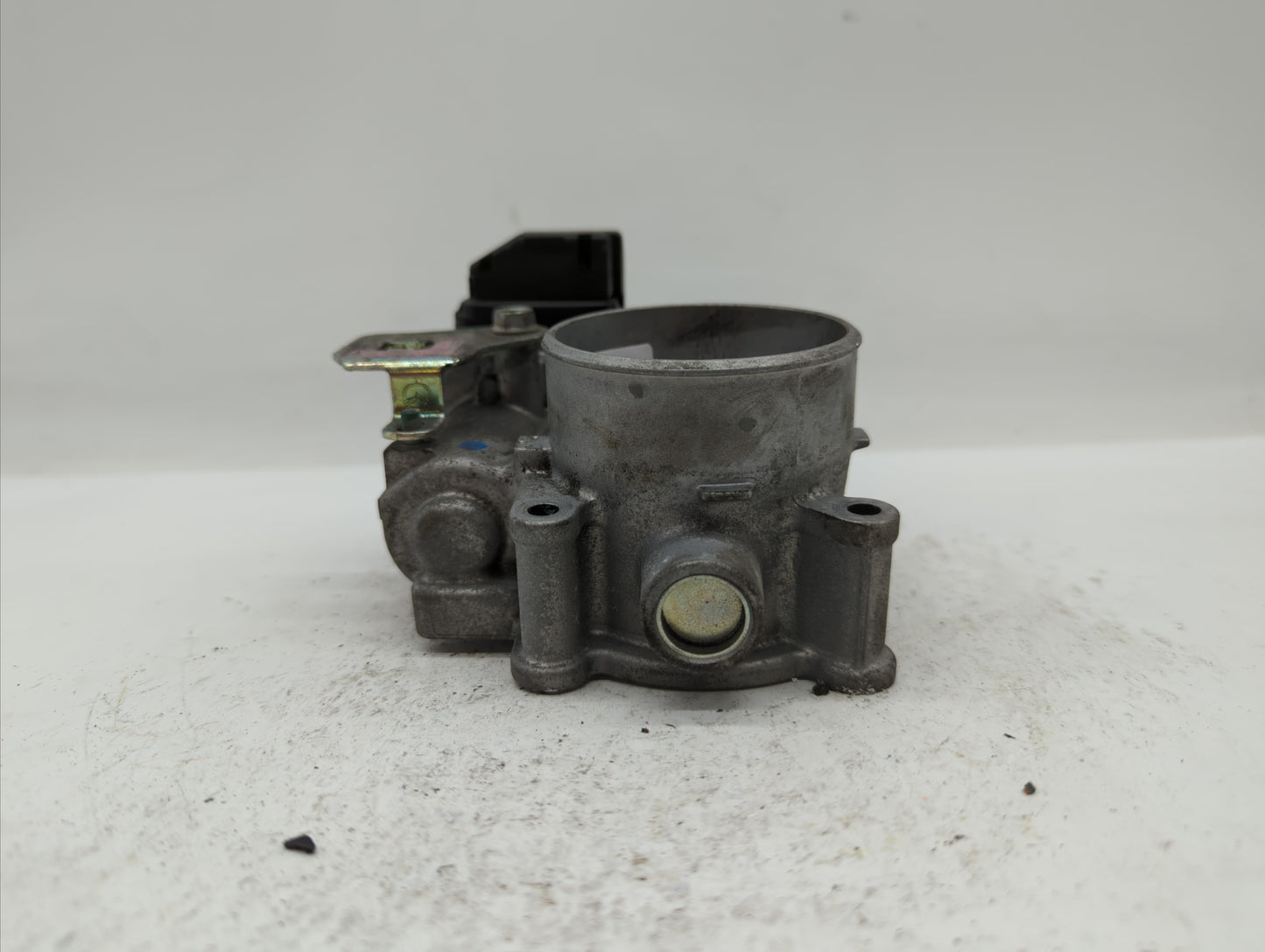 2014 Mazda Cx-5 Throttle Body P/N:PY01 13 640 A Fits OEM Used Auto Parts - Oemusedautoparts1.com