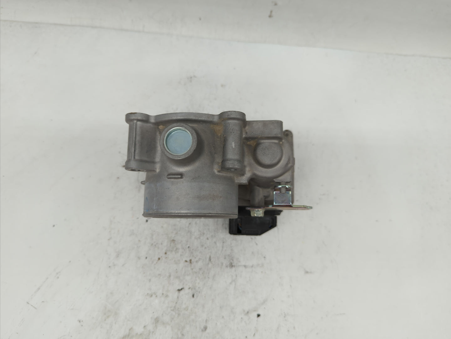 2014 Mazda Cx-5 Throttle Body P/N:K4238 13 640 A 12681472AA, PY01 13 640 A Fits OEM Used Auto Parts - Oemusedautoparts1.com