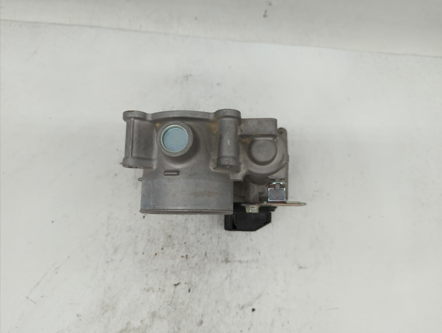 2014 Mazda Cx-5 Throttle Body P/N:K4238 13 640 A 12681472AA, PY01 13 640 A Fits OEM Used Auto Parts - Oemusedautoparts1.com