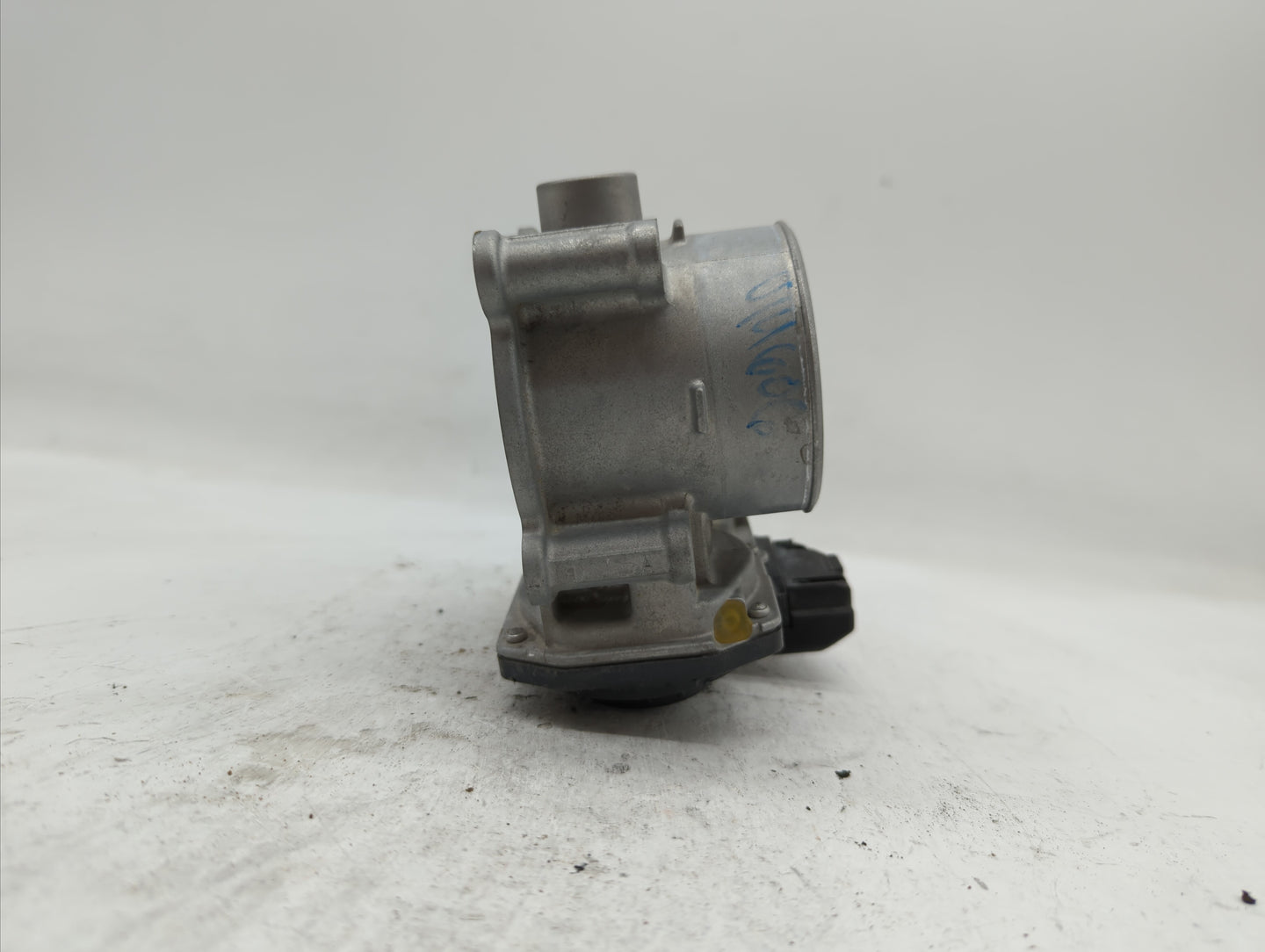 2014 Mazda Cx-5 Throttle Body P/N:K4238 13 640 A 12681472AA, PY01 13 640 A Fits OEM Used Auto Parts - Oemusedautoparts1.com