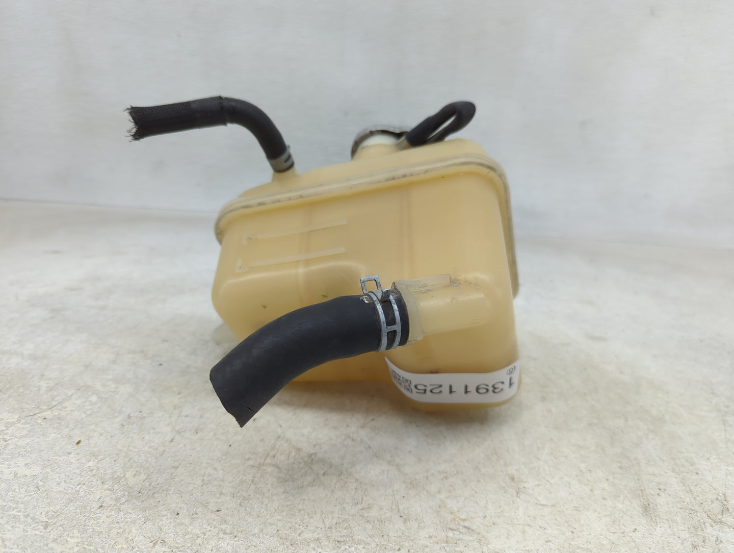 2007-2015 Mazda Cx-9 Radiator Coolant Overflow Expansion Tank Bottle 1391125 - Oemusedautoparts1.com