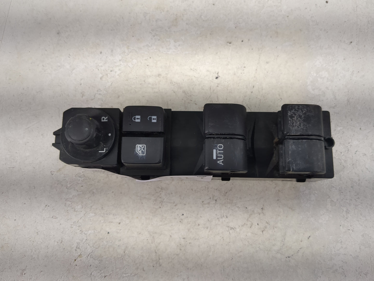 2015 Mazda Cx5 Master Power Window Switch Replacement Driver Side Left P/N:CN5842ESPL100 K0021 Fits Fits 2013 2014 OEM Used 