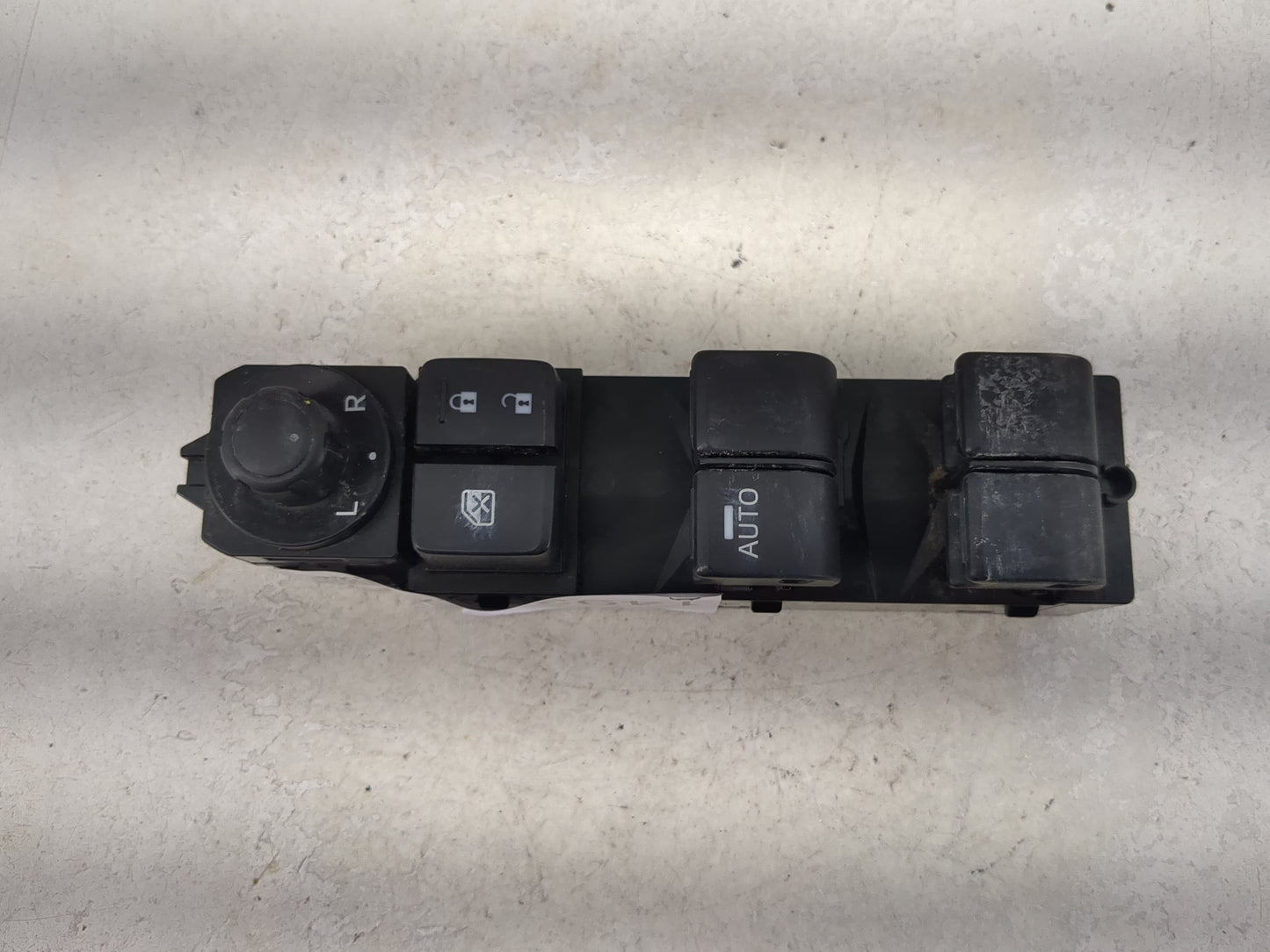 2015 Mazda Cx5 Master Power Window Switch Replacement Driver Side Left P/N:CN5842ESPL100 K0021 Fits Fits 2013 2014 OEM Used 