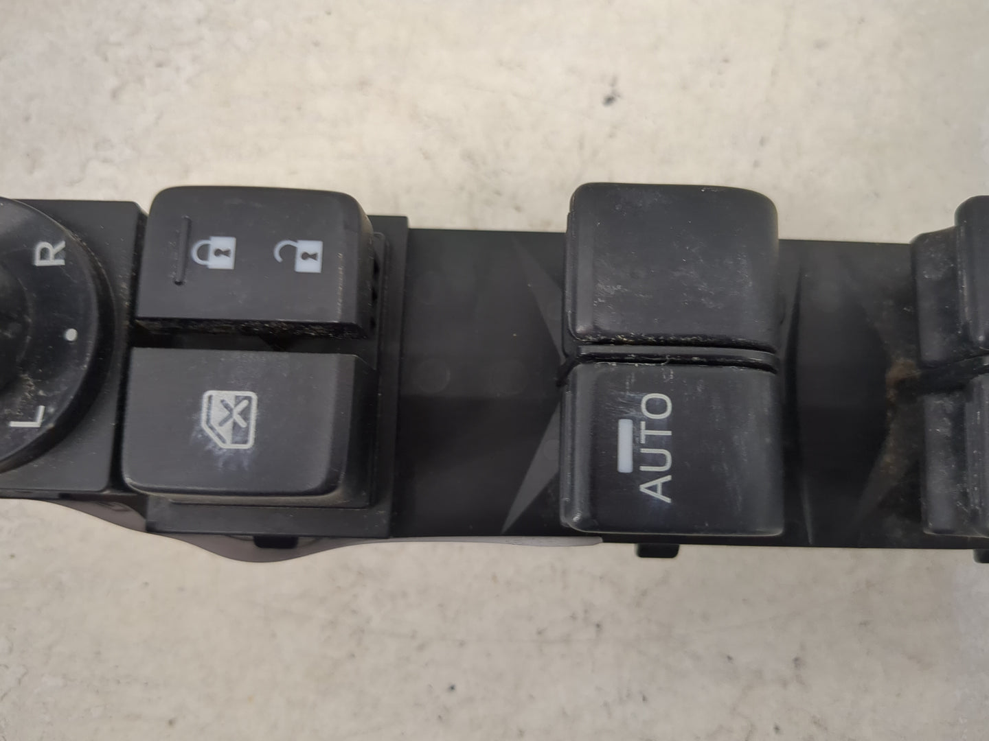 2015 Mazda Cx5 Master Power Window Switch Replacement Driver Side Left P/N:CN5842ESPL100 K0021 Fits Fits 2013 2014 OEM Used 