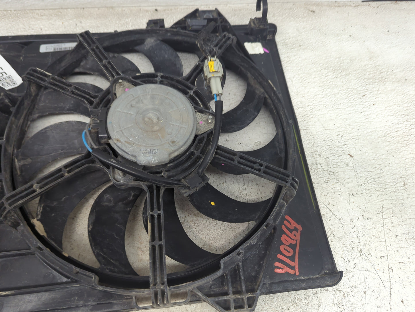 2015 Mazda Mazda3 Electric Radiator Cooling Fan Motor Assembly P/N:21460C811E 487C811B Fits Fits 2016 2017 2018 OEM Used Aut