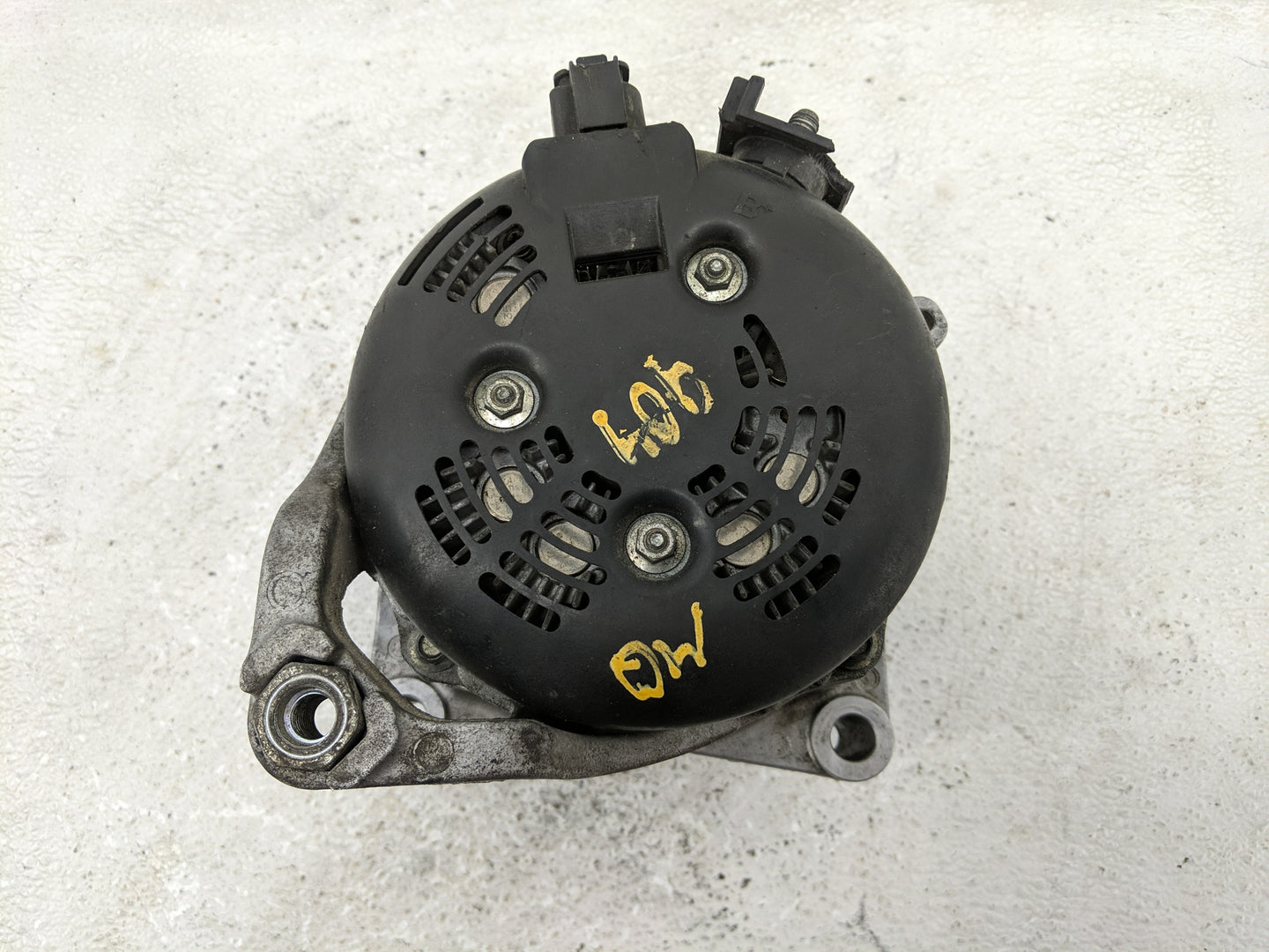 2015 Mercedes-Benz 320 Alternator Replacement Generator Charging Assembly Engine OEM P/N:7605061-02 Fits OEM Used Auto Parts