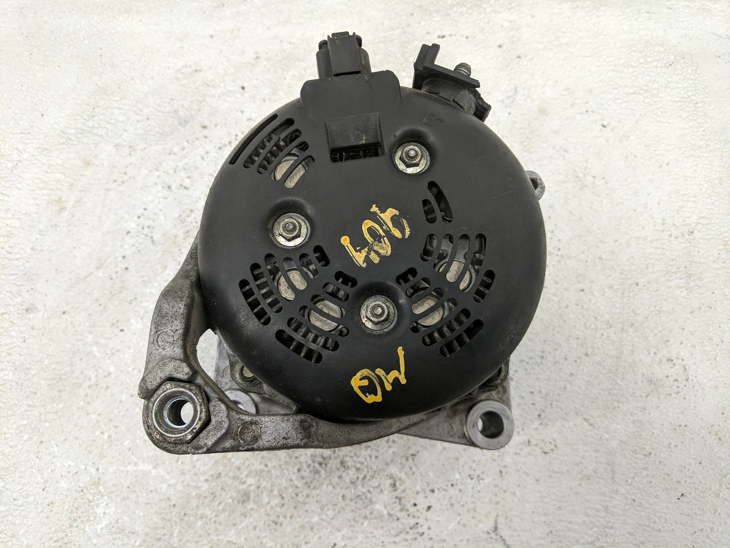 2015 Mercedes-Benz 320 Alternator Replacement Generator Charging Assembly Engine OEM P/N:7605061-02 Fits OEM Used Auto Parts
