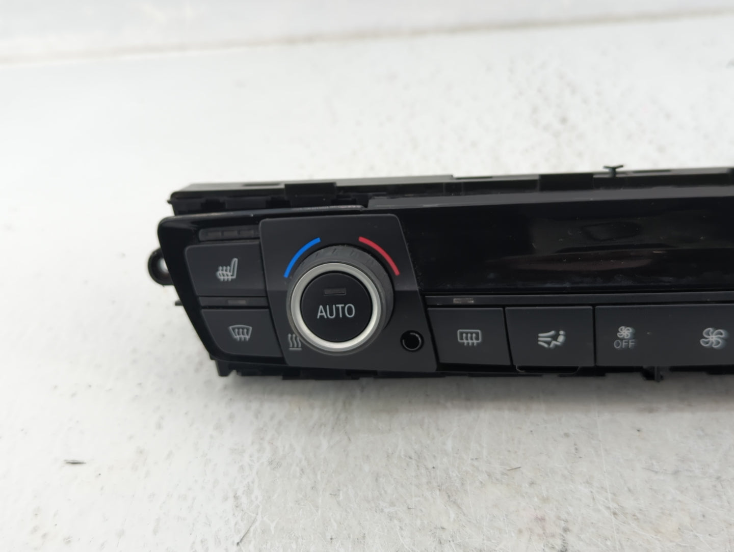 2015 Mercedes-Benz 320 Climate Control Module Temperature AC/Heater Replacement P/N:6411 93541 45-01 Fits Fits 2014 OEM Used