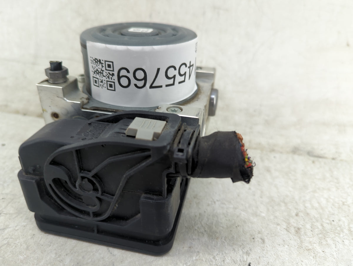 2015 Mercedes-Benz C-Class Anti-Lock Brake ABS Pump Module Actuator OEM P/N:A2054313612 Fits OEM Used Auto Parts - Oemusedau