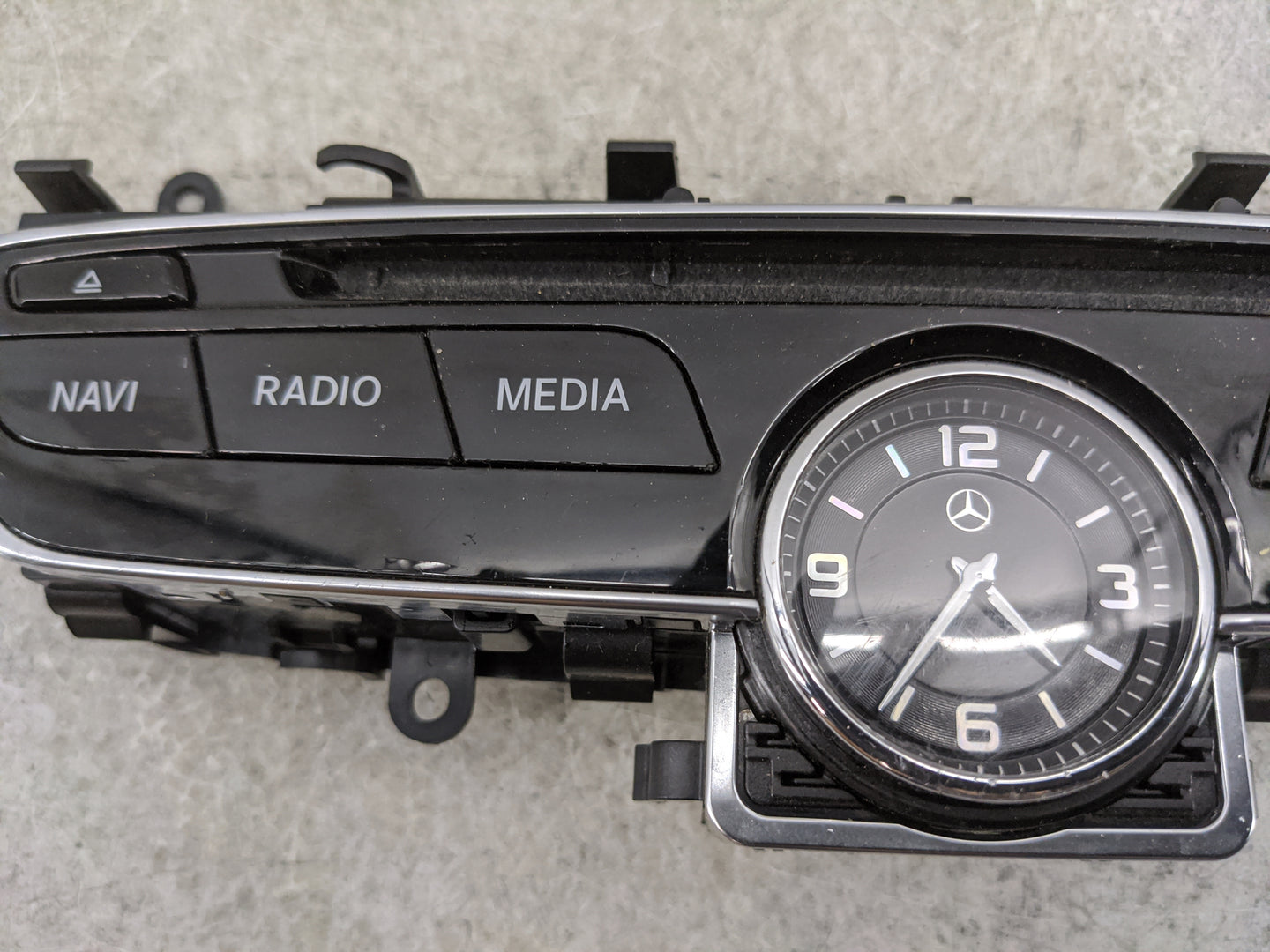 2015 Mercedes-Benz C-Class Radio AM FM Cd Player Receiver Replacement P/N:A2228270300 2105904-14 Fits Fits 2016 2017 2018 20