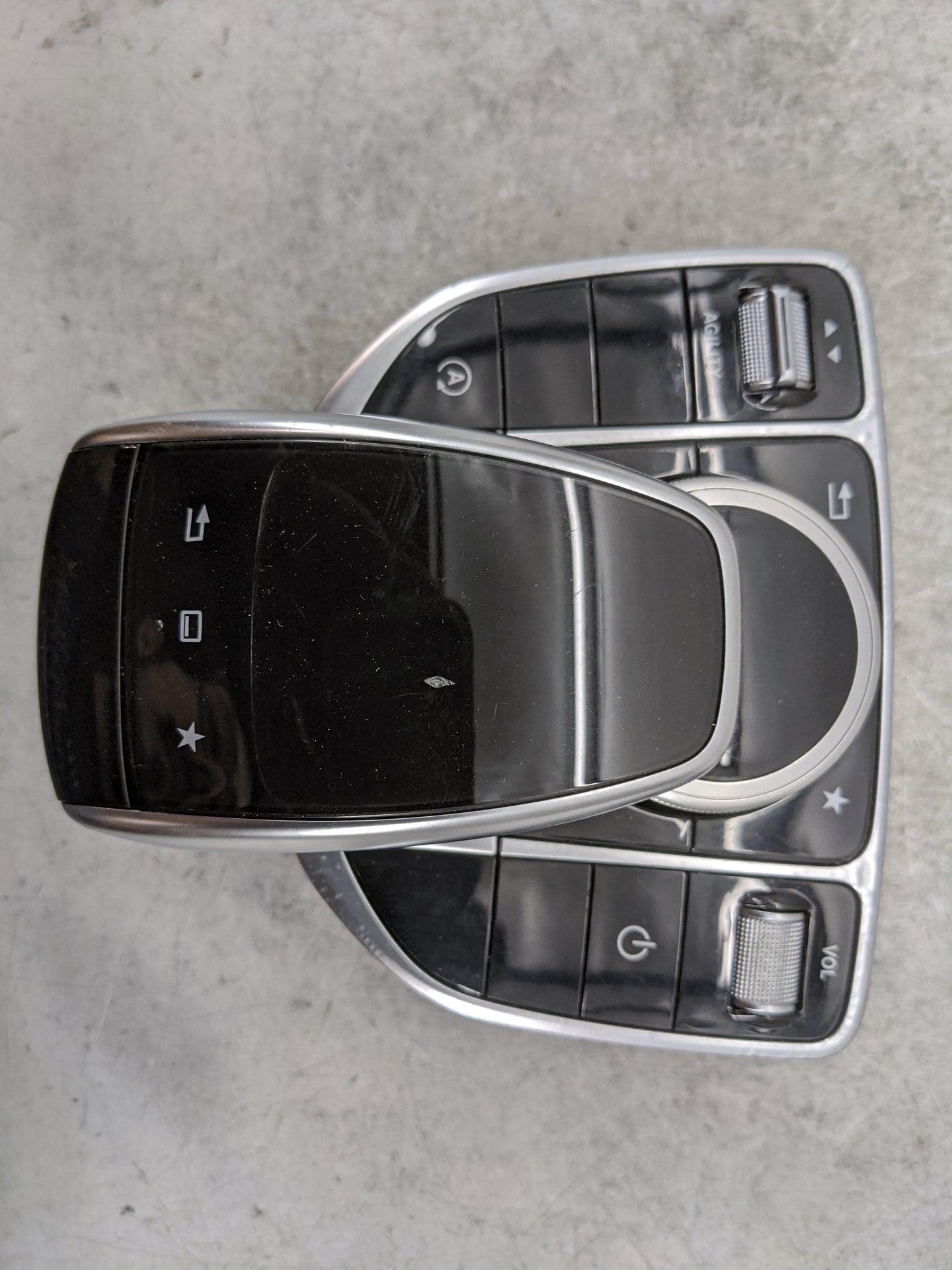 2015 Mercedes-Benz C-Class Radio AM FM Cd Player Receiver Replacement P/N:A2059005915 A2059015409, A2059020104, 03358823200 