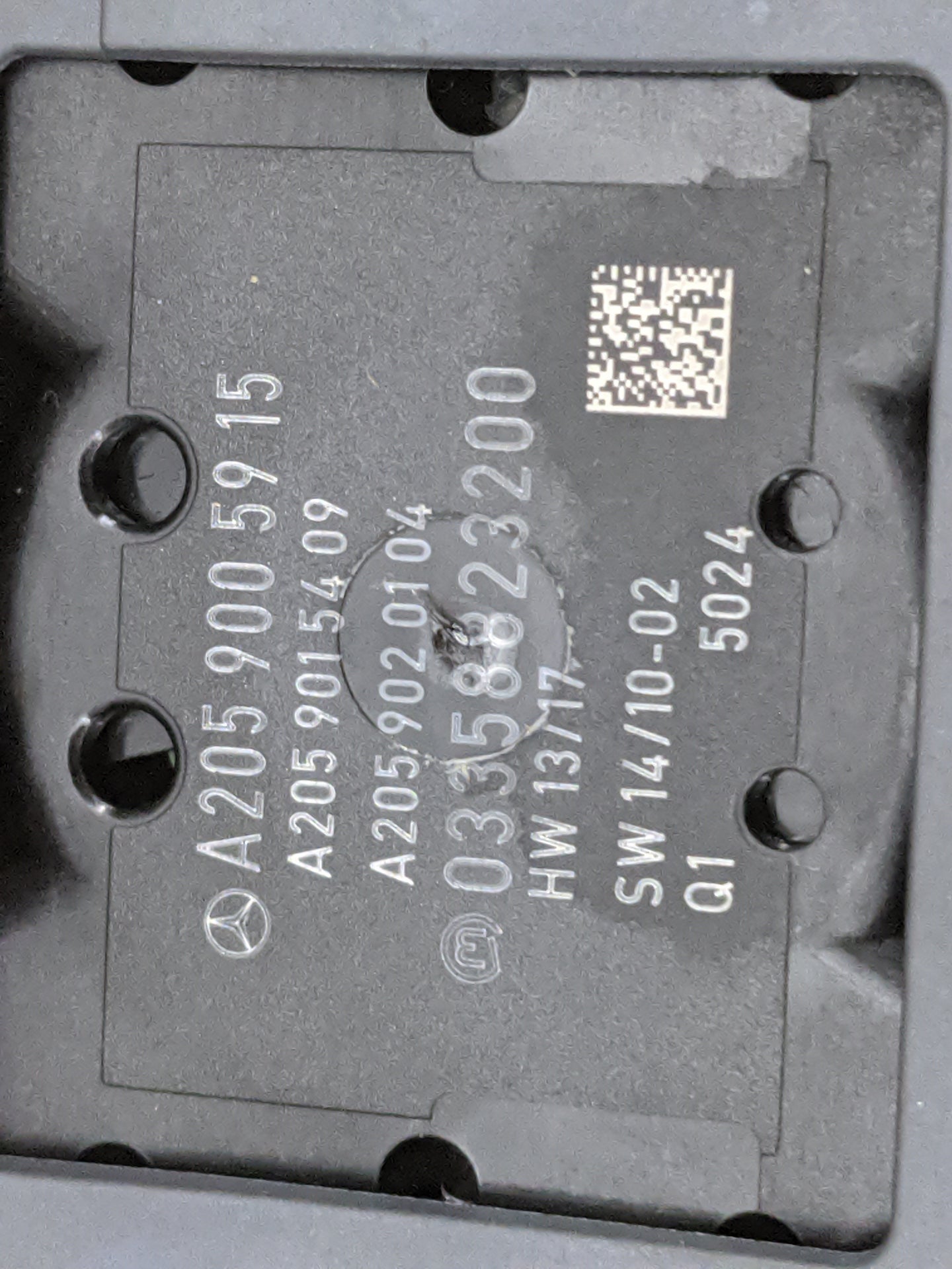 2015 Mercedes-Benz C-Class Radio AM FM Cd Player Receiver Replacement P/N:A2059005915 A2059015409, A2059020104, 03358823200 