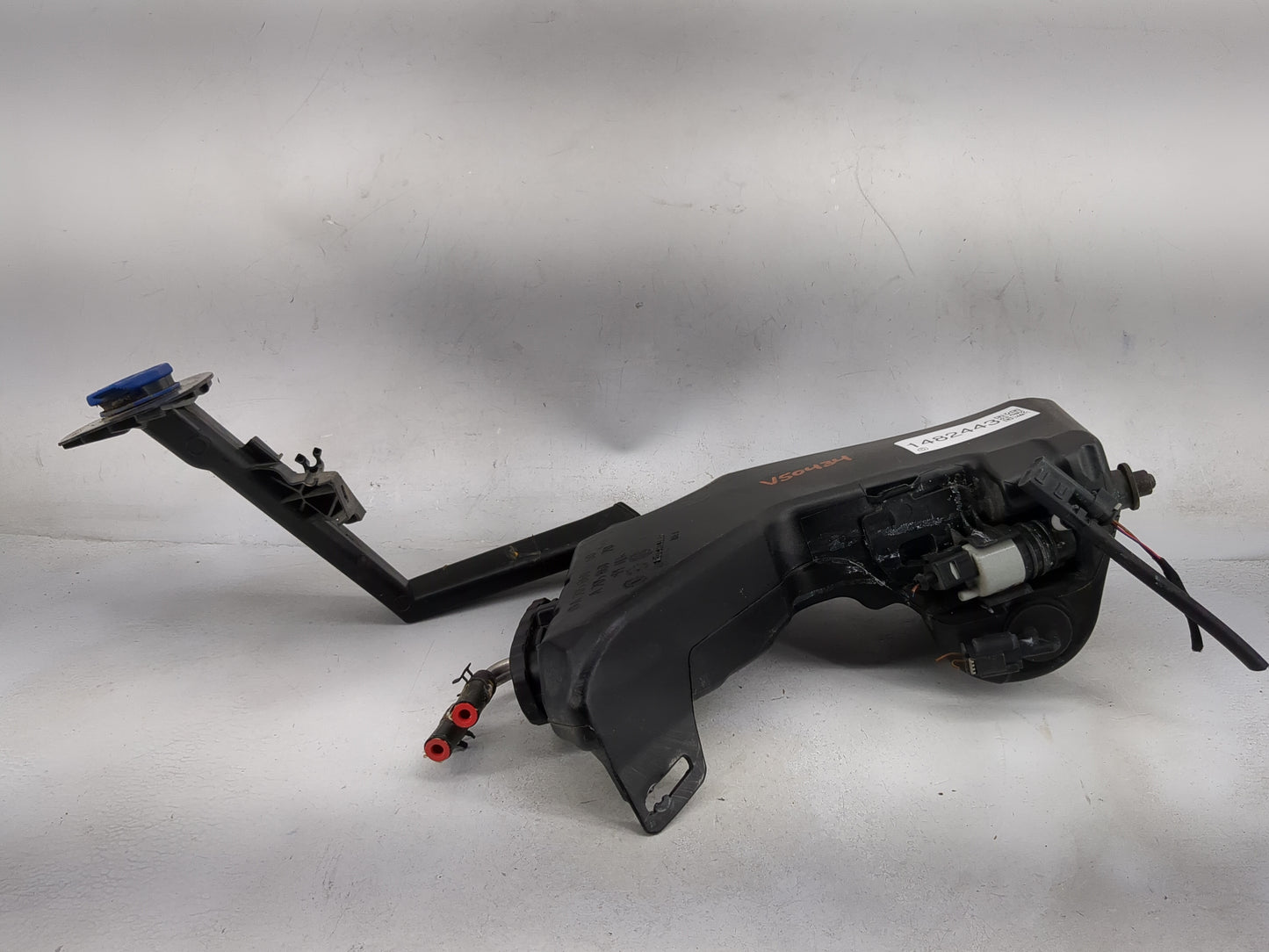 Mercedes-benz C-class Windshield Washer Fluid Reservoir Bottle 1482443 - Oemusedautoparts1.com