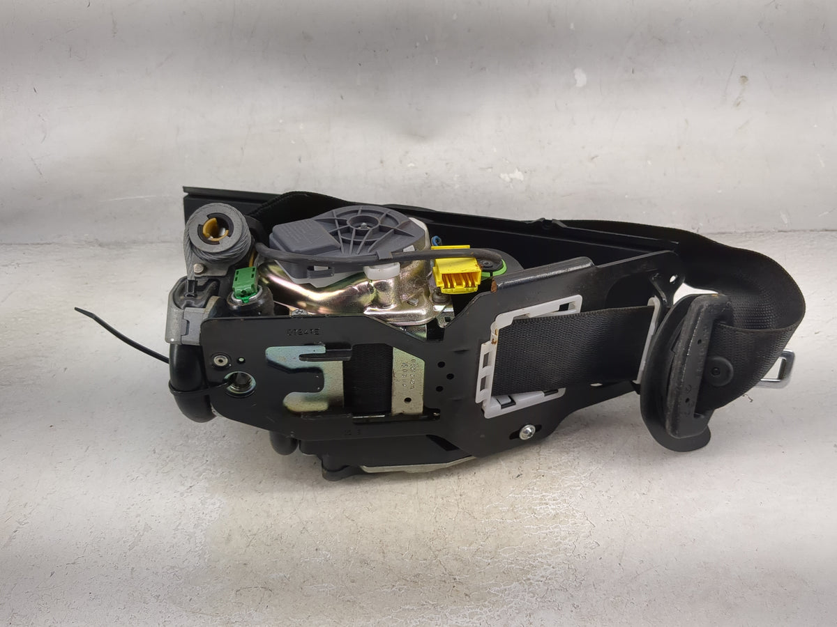 Mercedes-benz C-class Driver Front Seatbelt Retractor - Oemusedautoparts1.com