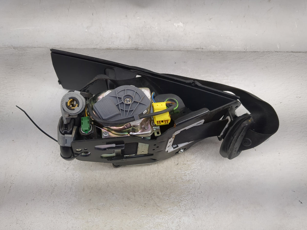 Mercedes-benz C-class Driver Front Seatbelt Retractor - Oemusedautoparts1.com
