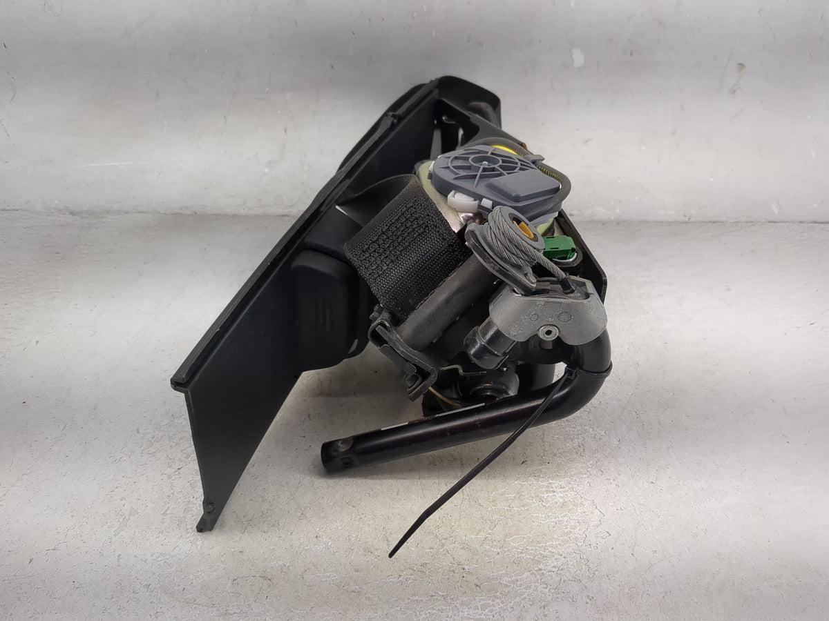 Mercedes-benz C-class Driver Front Seatbelt Retractor - Oemusedautoparts1.com