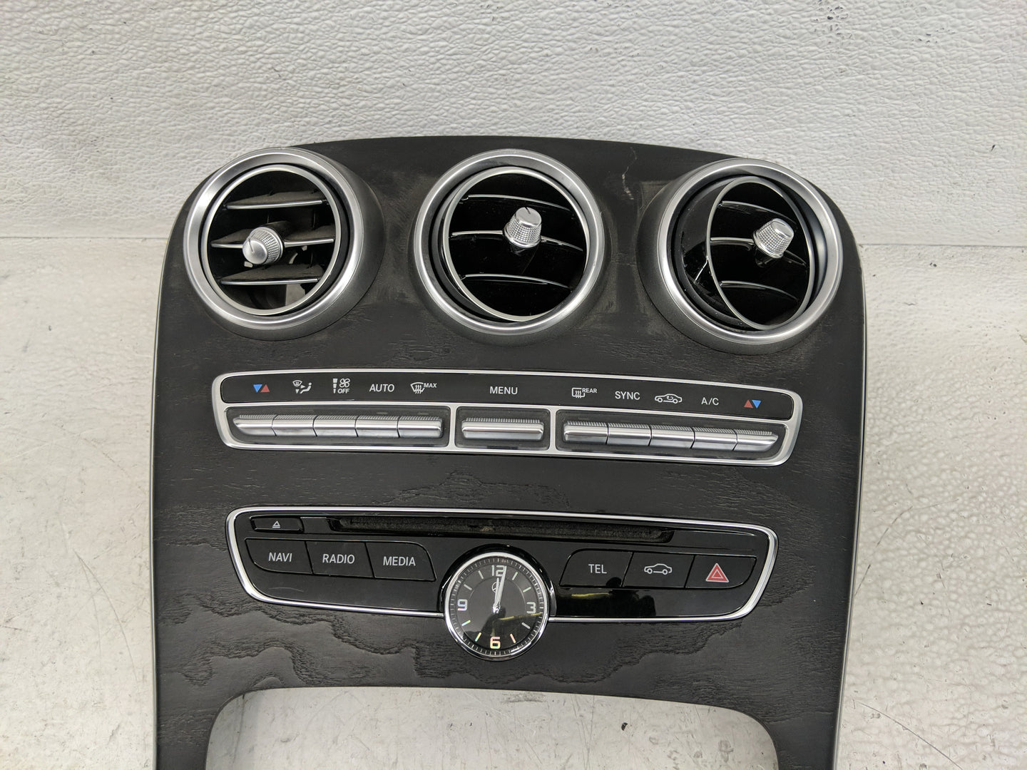 Mercedes-benz C250 Radio Control Panel - Oemusedautoparts1.com