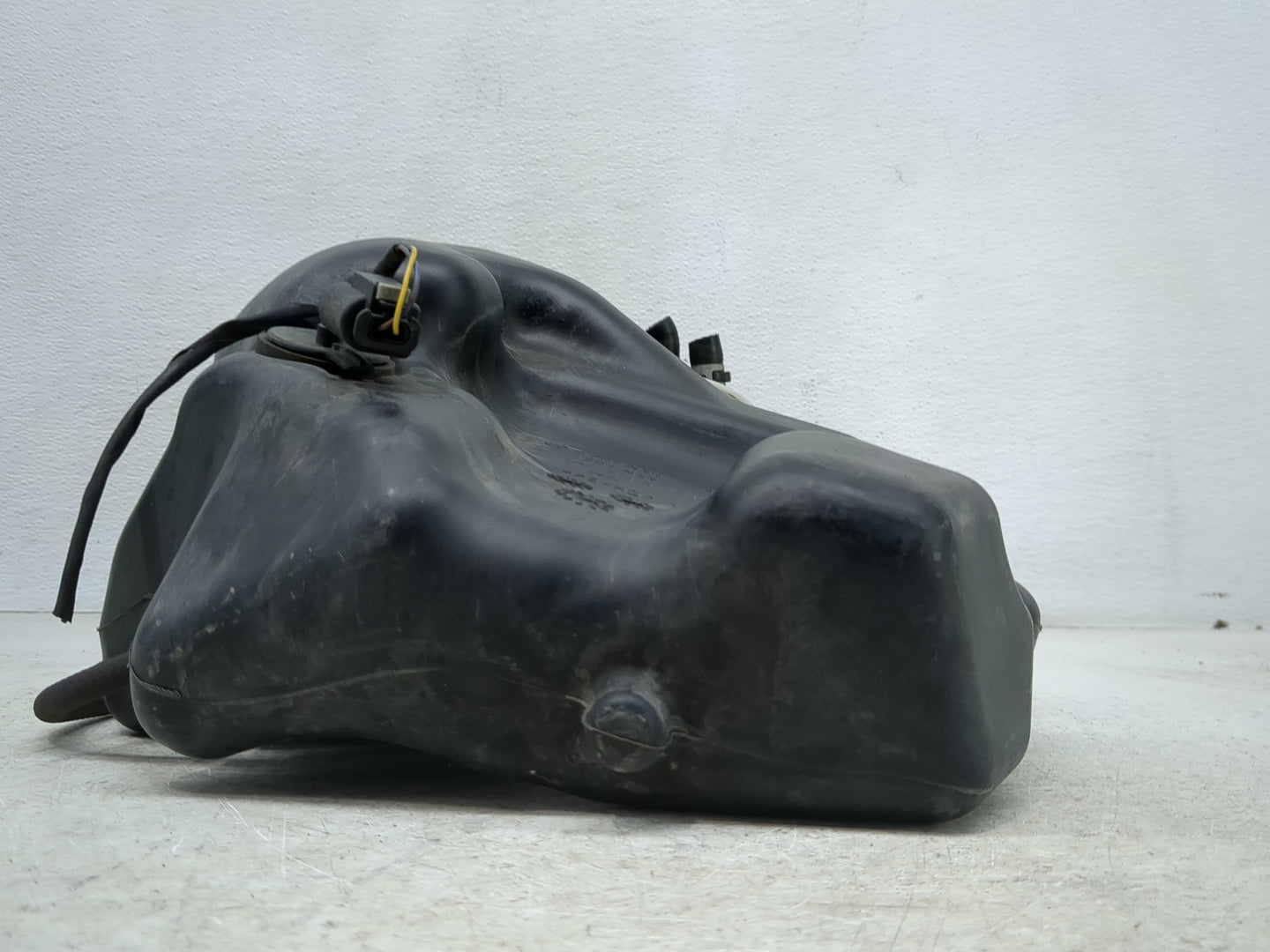 2010 Mercedes-benz C250 Windshield Washer Fluid Reservoir Bottle Oem - Oemusedautoparts1.com