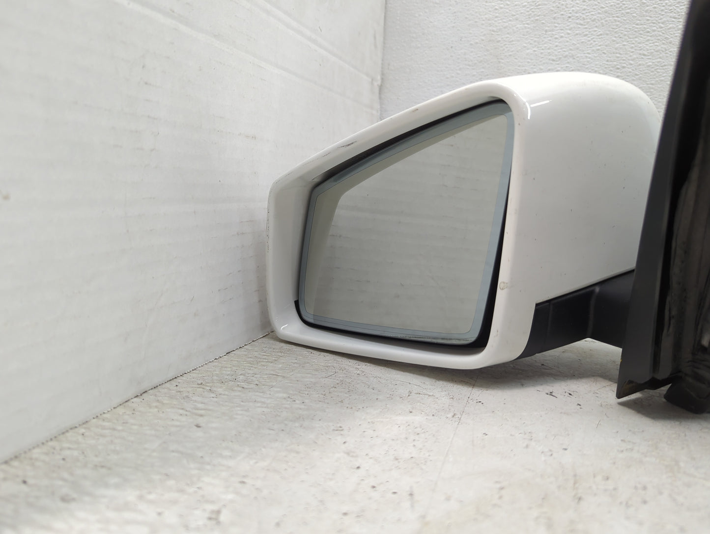 2012-2015 Mercedes-Benz C250 Driver Side View Mirror - Left Door Mirror OEM Used - Oemusedautoparts1.com