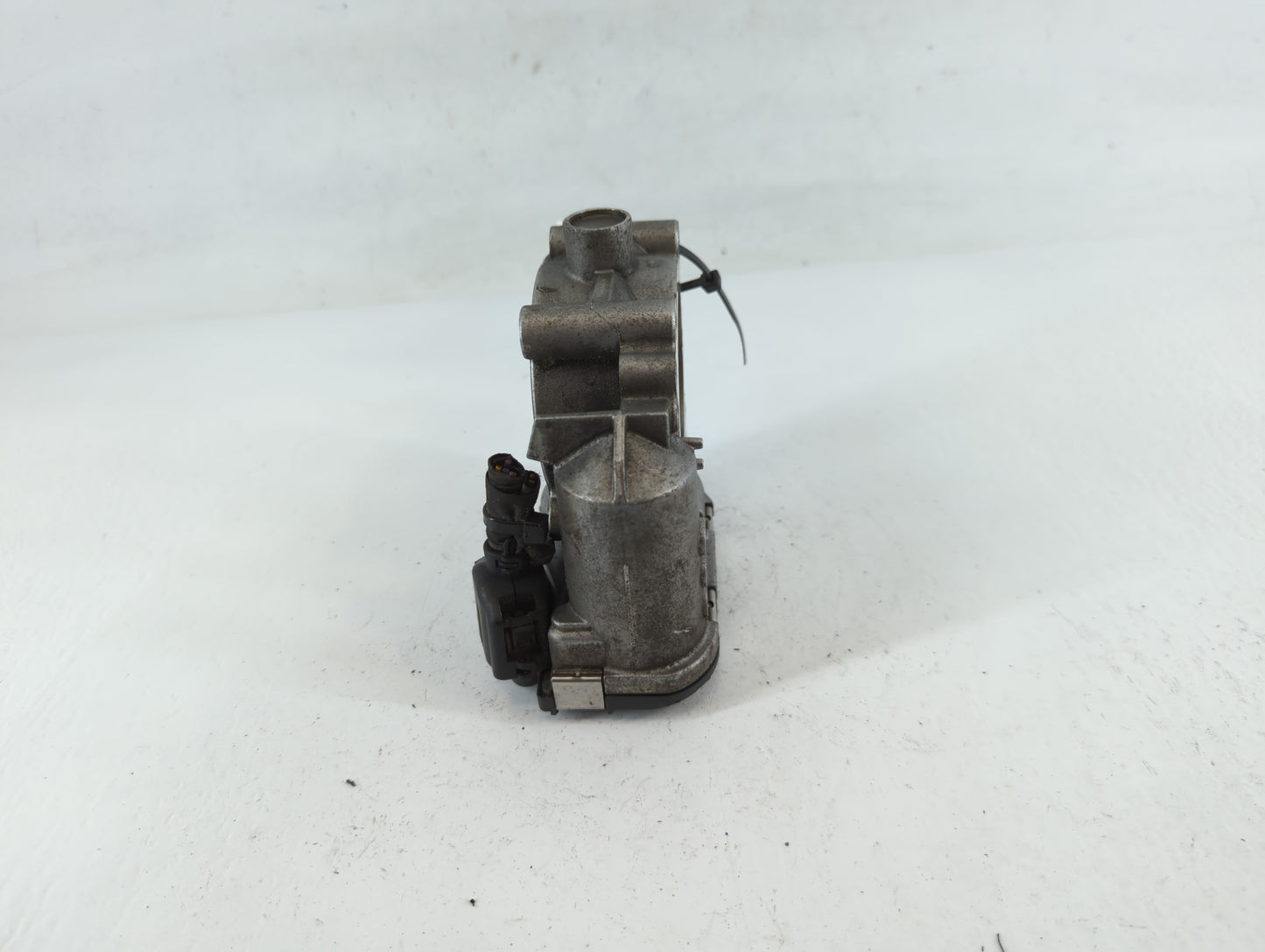 2012-2015 Mercedes-Benz C250 Throttle Body P/N:0 280 750 175 A 266 141 05 25 Fits OEM Used Auto Parts - Oemusedautoparts1.co