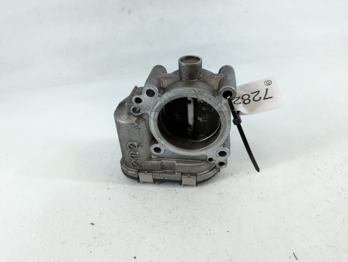 2012-2015 Mercedes-Benz C250 Throttle Body P/N:0 280 750 175 A 266 141 05 25 Fits OEM Used Auto Parts - Oemusedautoparts1.co
