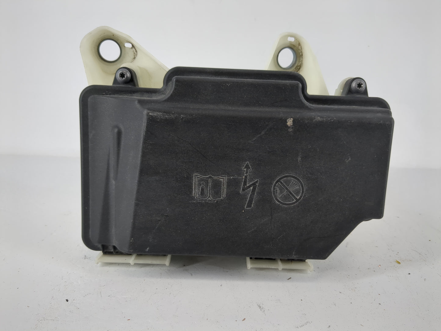 2015-2017 Mercedes-Benz C300 Fusebox Fuse Box Panel Relay Module P/N:A 205 540 00 82 Fits Fits 2015 2016 2017 OEM Used Auto 