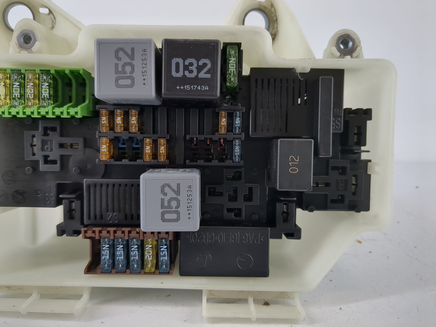 2015-2017 Mercedes-Benz C300 Fusebox Fuse Box Panel Relay Module P/N:A 205 540 00 82 Fits Fits 2015 2016 2017 OEM Used Auto 