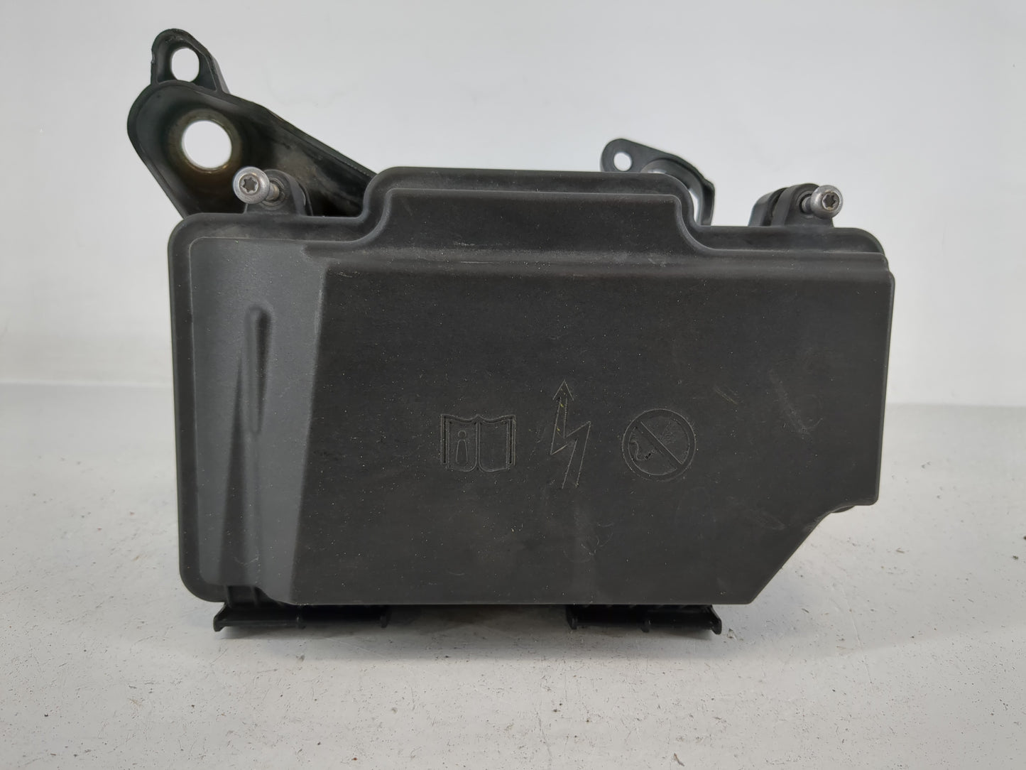 2015-2017 Mercedes-Benz C300 Fusebox Fuse Box Panel Relay Module P/N:A 205 540 23 28 Fits Fits 2015 2016 2017 OEM Used Auto 