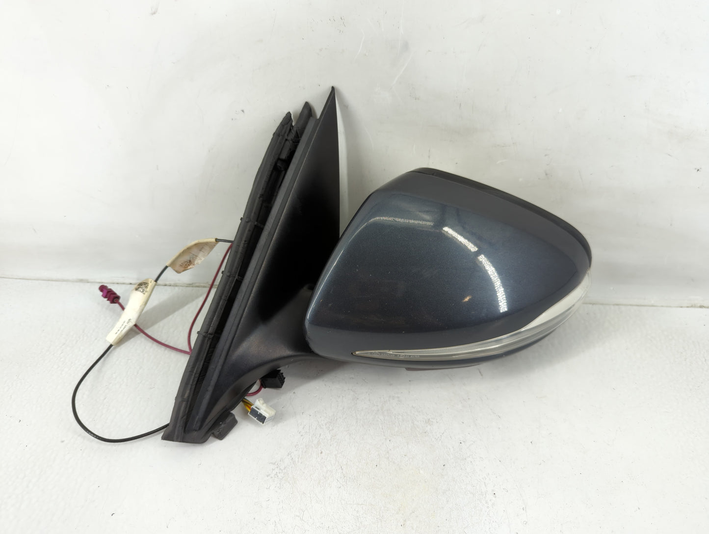 2015-2016 Mercedes-Benz C300 Driver Side View Mirror - Left Door Mirror OEM Used - Oemusedautoparts1.com