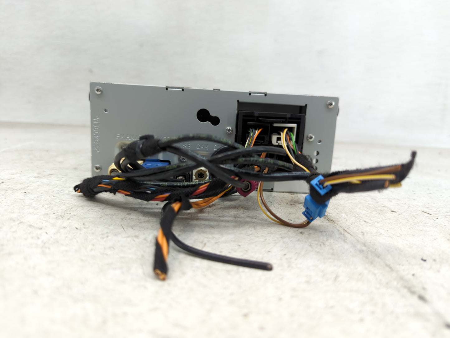 2015 Mercedes-Benz C300 Radio AM FM Cd Player Receiver Replacement P/N:A 205 900 90 17 Fits OEM Used Auto Parts - Oemusedaut
