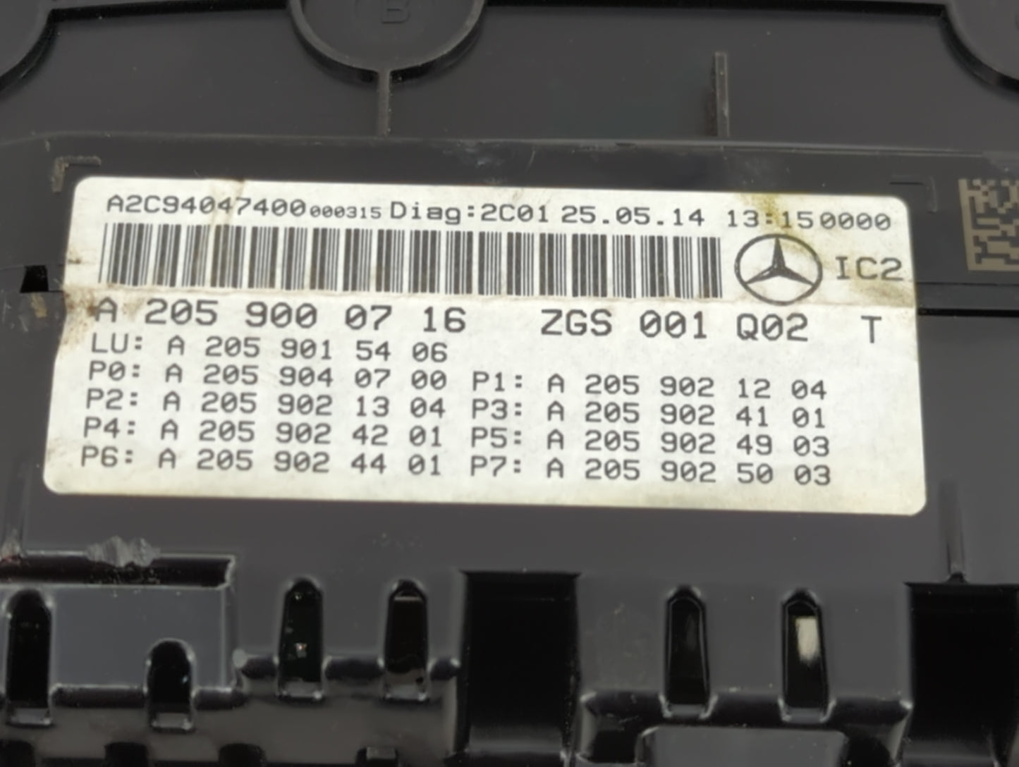 2015 Mercedes-Benz C300 Instrument Cluster Speedometer Gauges P/N:A 205 900 07 16 Miles: Fits OEM Used Auto Parts - Oemuseda