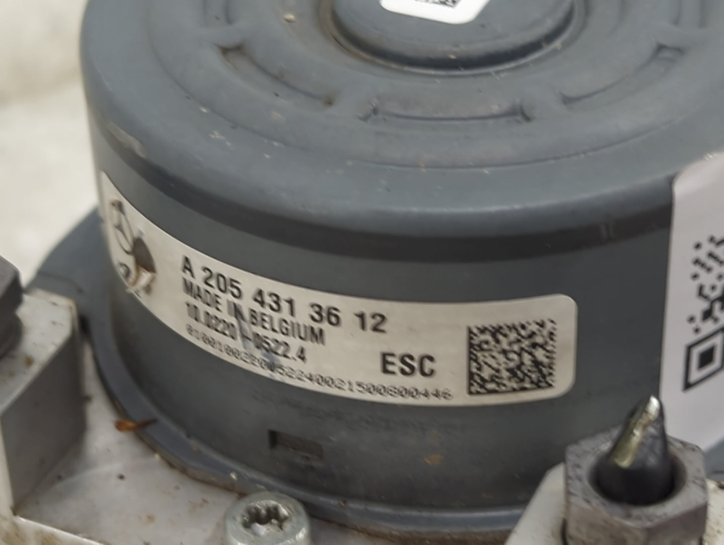 2015 Mercedes-Benz C300 ABS Pump Control Module Replacement P/N:A2054313612 Fits OEM Used Auto Parts - Oemusedautoparts1.com