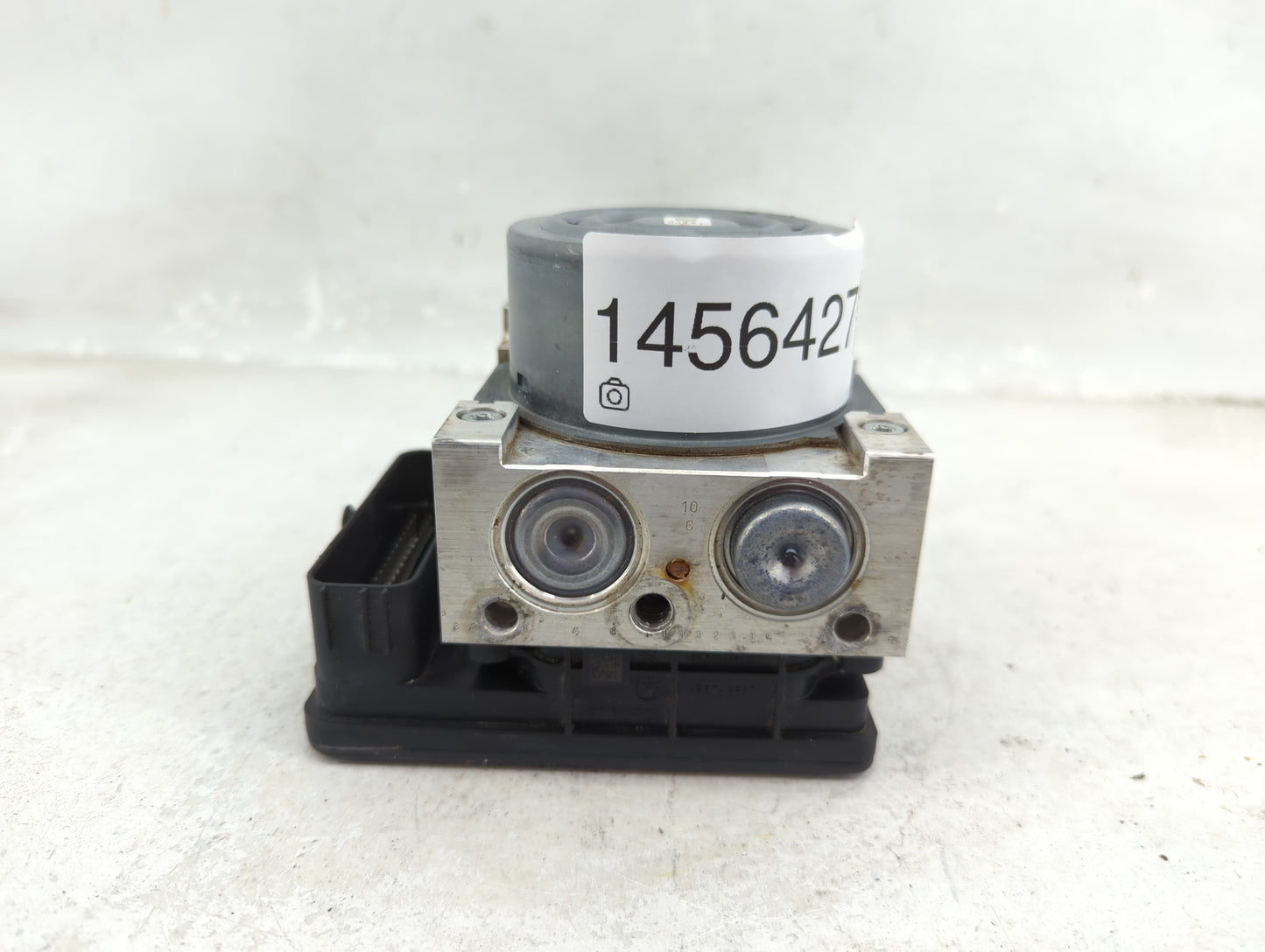 2015 Mercedes-Benz C300 ABS Pump Control Module Replacement P/N:A 205 431 00 00 Fits OEM Used Auto Parts - Oemusedautoparts1