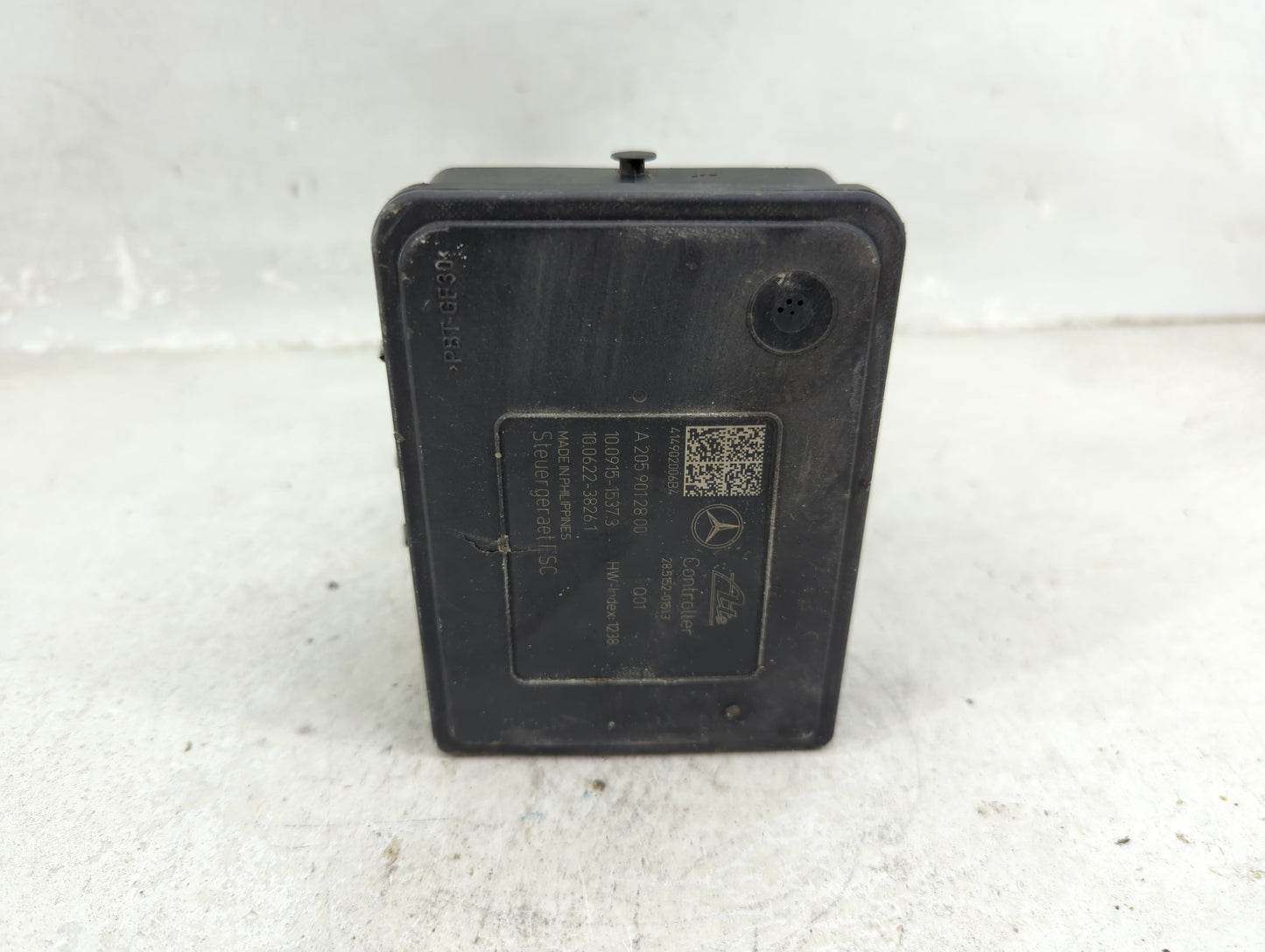 2015 Mercedes-Benz C300 ABS Pump Control Module Replacement P/N:A 205 431 00 00 Fits OEM Used Auto Parts - Oemusedautoparts1