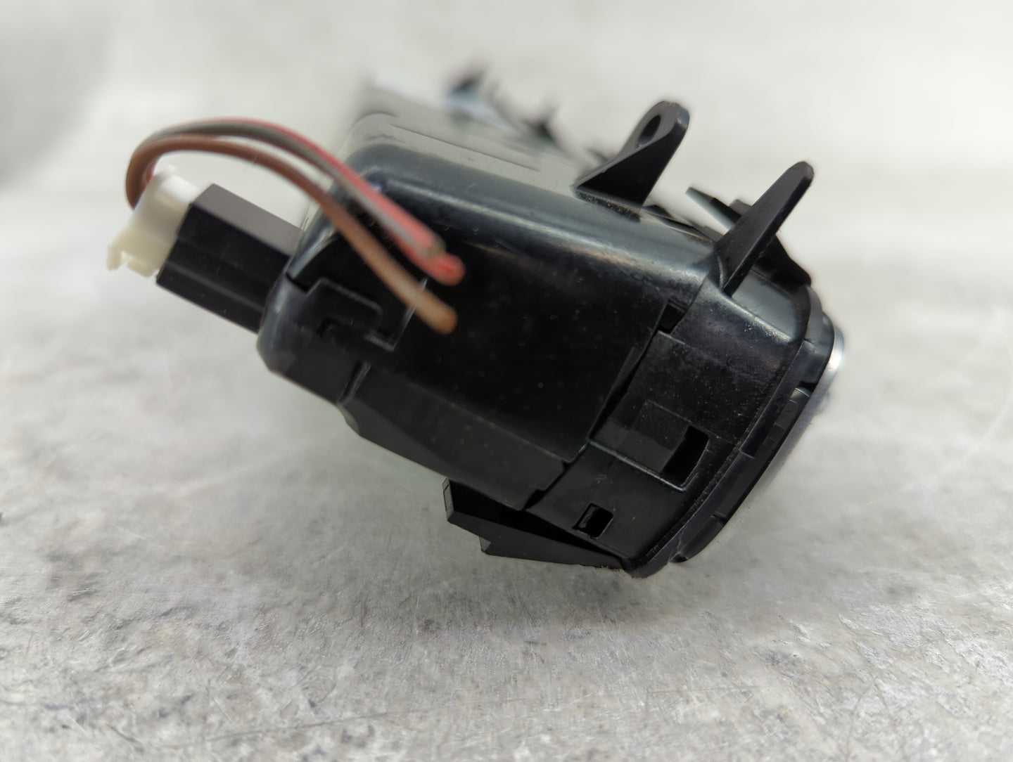 2015-2019 Mercedes-Benz C300 Climate Control Module Temperature AC/Heater Replacement P/N:A 205 905 81 05 Fits OEM Used Auto