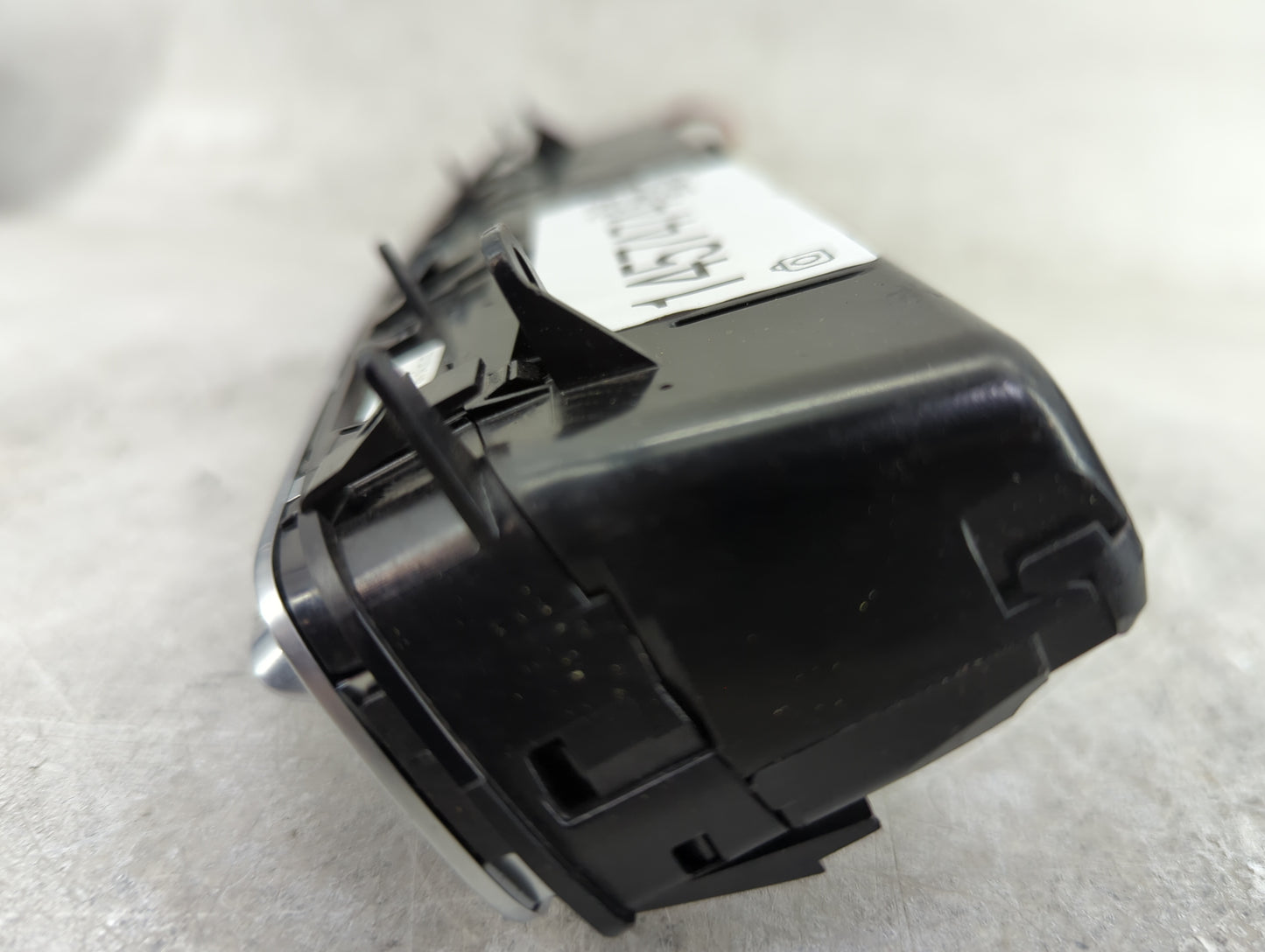 2015-2019 Mercedes-Benz C300 Climate Control Module Temperature AC/Heater Replacement P/N:A 205 905 81 05 Fits OEM Used Auto