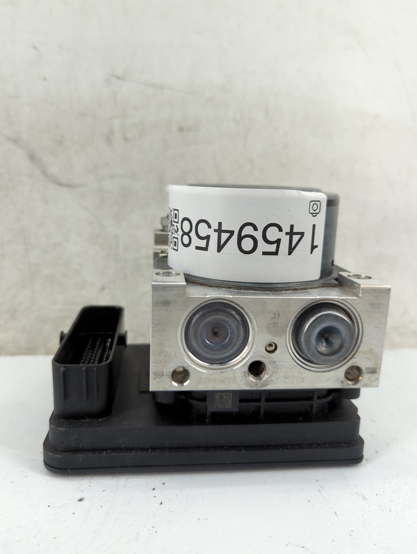 2016 Mercedes-Benz C300 ABS Pump Control Module Replacement Fits OEM Used Auto Parts - Oemusedautoparts1.com