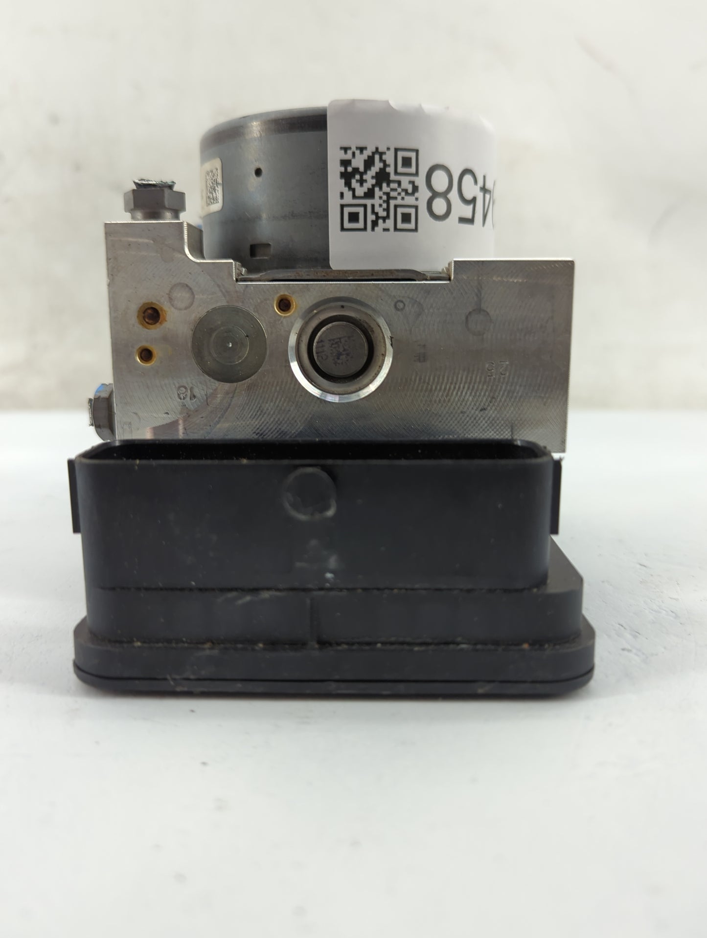 2016 Mercedes-Benz C300 ABS Pump Control Module Replacement Fits OEM Used Auto Parts - Oemusedautoparts1.com