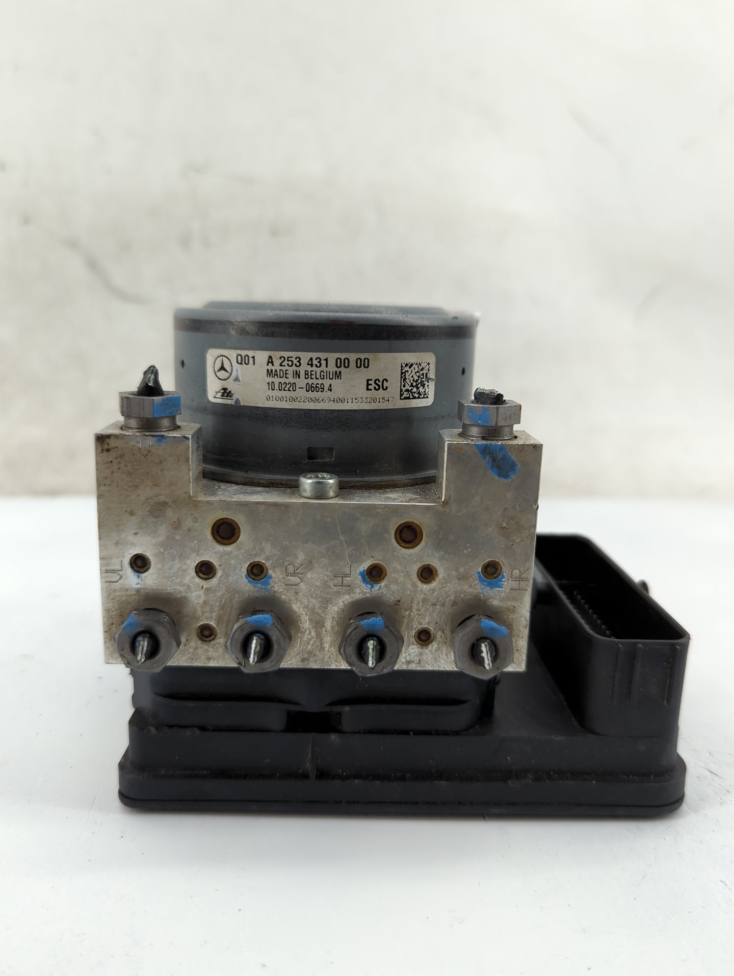 2016 Mercedes-Benz C300 ABS Pump Control Module Replacement Fits OEM Used Auto Parts - Oemusedautoparts1.com