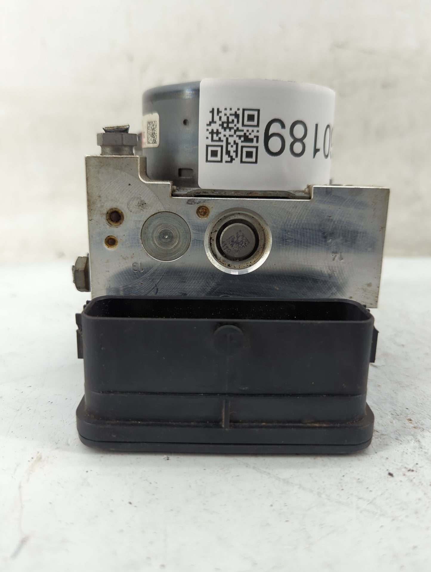 2015 Mercedes-Benz C300 ABS Pump Control Module Replacement P/N:A 205 901 28 00 Fits OEM Used Auto Parts - Oemusedautoparts1