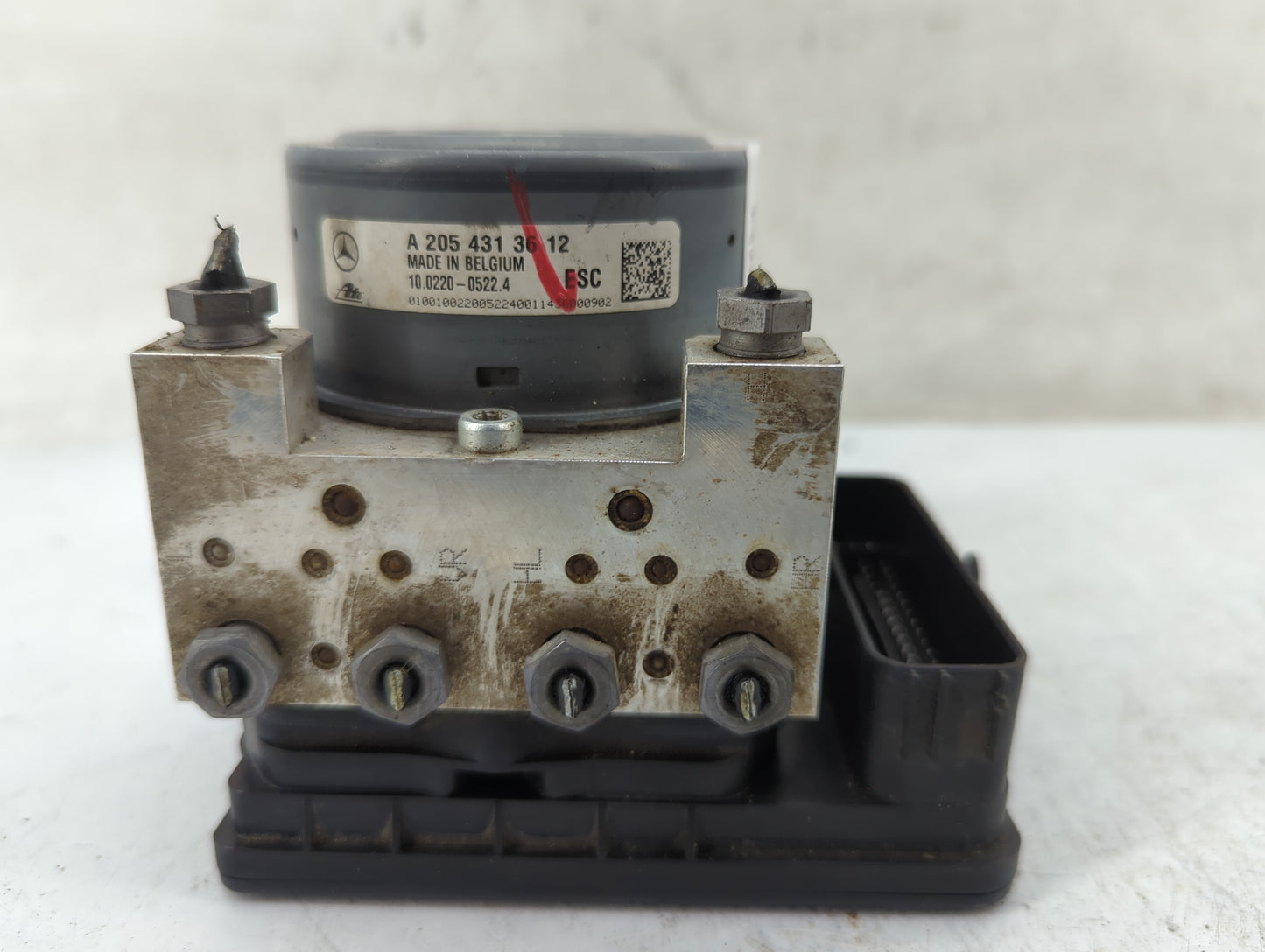 2015 Mercedes-Benz C300 ABS Pump Control Module Replacement P/N:A 205 901 28 00 Fits OEM Used Auto Parts - Oemusedautoparts1