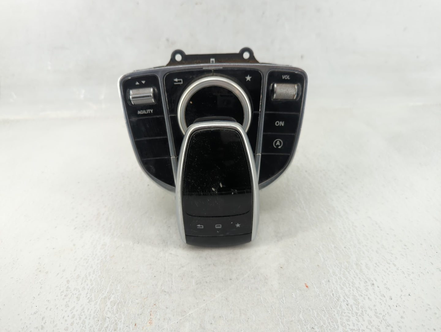 2015 Mercedes-Benz C300 Radio AM FM Cd Player Receiver Replacement P/N:03358820204 A205 900 90 14 Fits Fits 2016 2017 2018 2