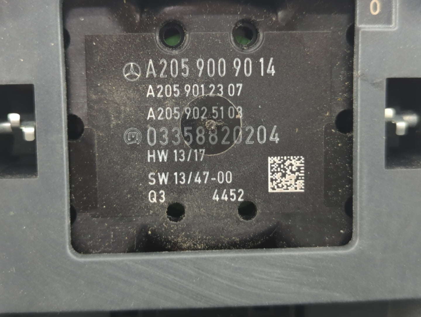 2015 Mercedes-Benz C300 Radio AM FM Cd Player Receiver Replacement P/N:03358820204 A205 900 90 14 Fits Fits 2016 2017 2018 2