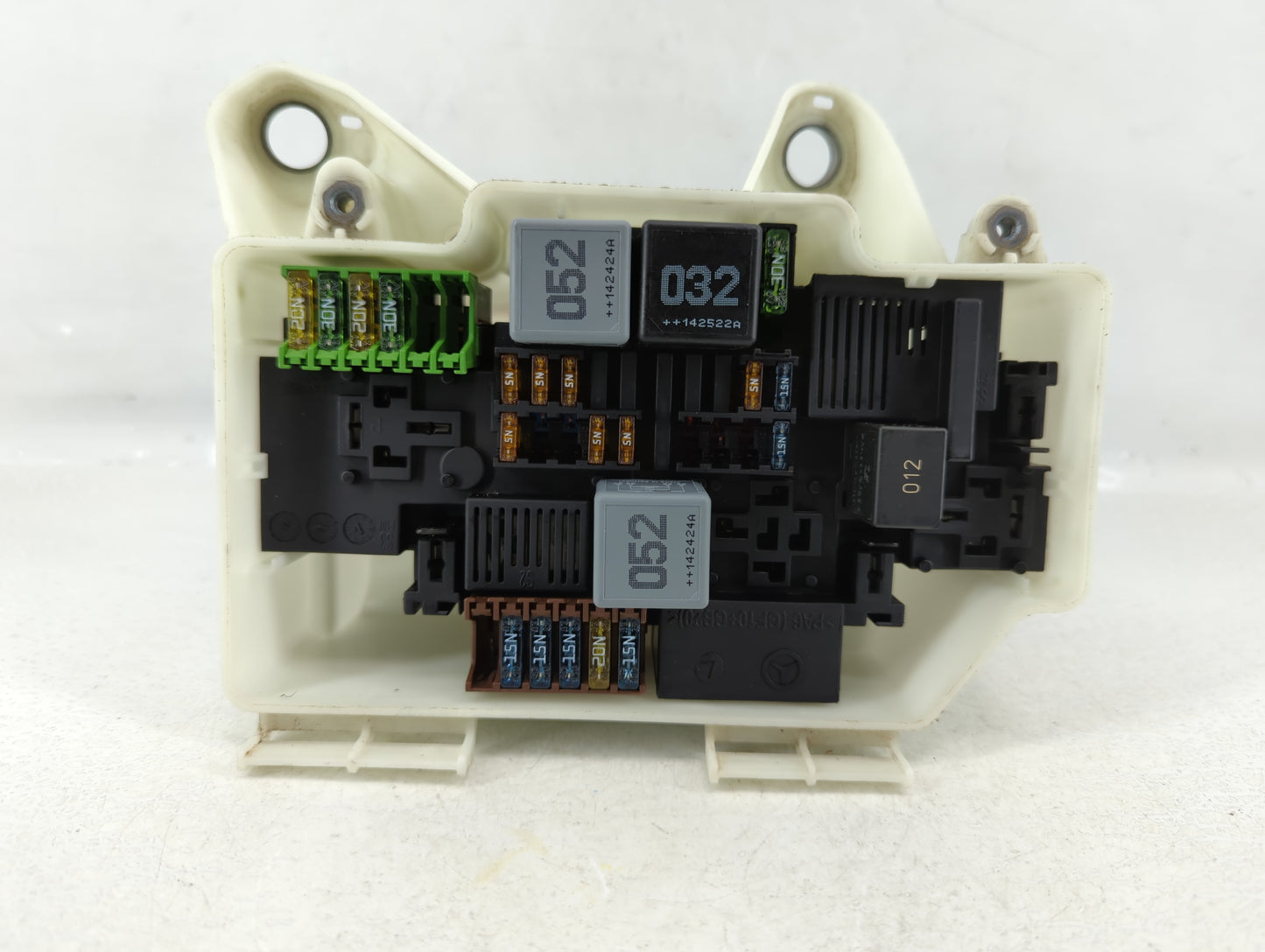 2008 Mercedes-benz C300 Radiator Coolant Overflow Expansion Tank Bottle 610925 - Oemusedautoparts1.com