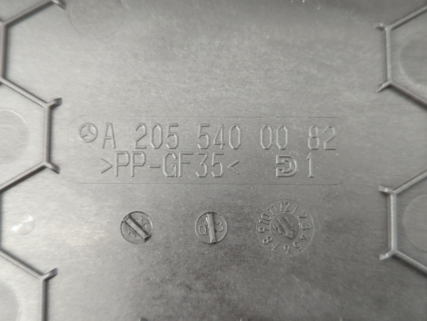 2008 Mercedes-benz C300 Radiator Coolant Overflow Expansion Tank Bottle - Oemusedautoparts1.com